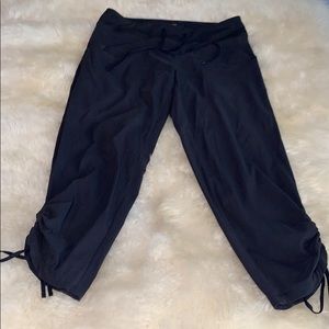 Sz S Lucy Black Capri Joggers/Hikers w/Tie Detail